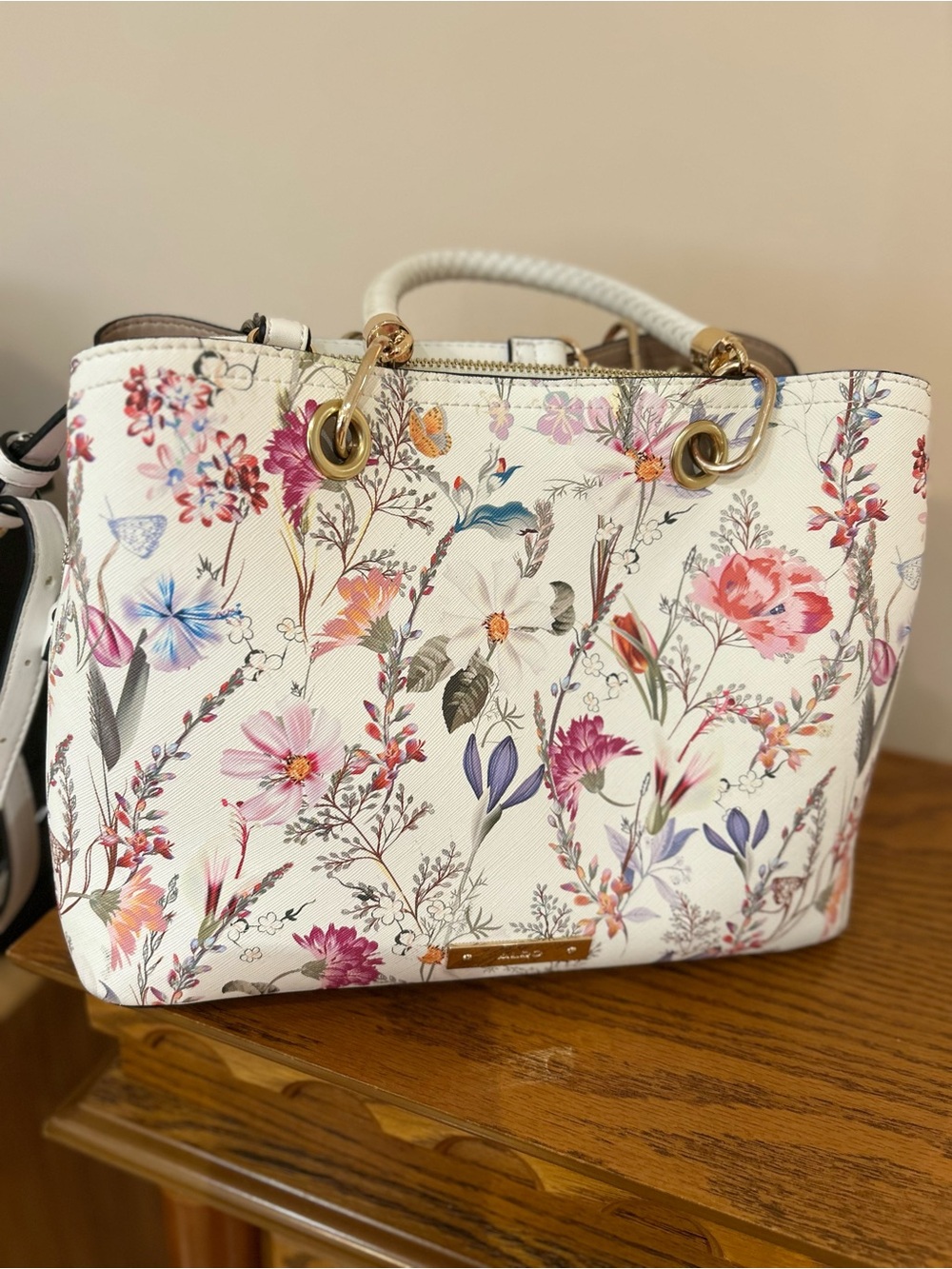 White Floral Tote Handbag with Gold Hardware and Designer wallets. Aldo Brand